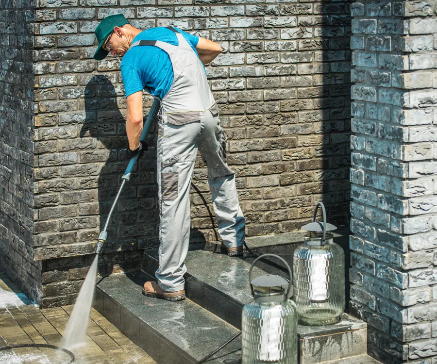 Exterior house painting service